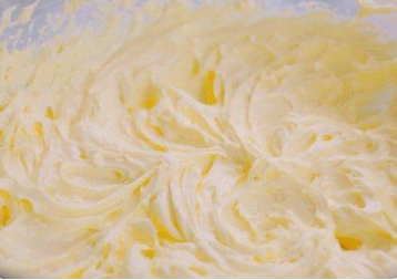 老少皆宜的蛋黃一口酥，香軟咸鮮，味美可口